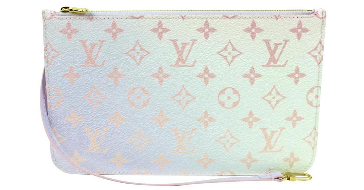 Louis Vuitton Monogram Sunrise Pastel Neverfull Pochette Wristlet Pouch  Leather ref.638406 - Joli Closet