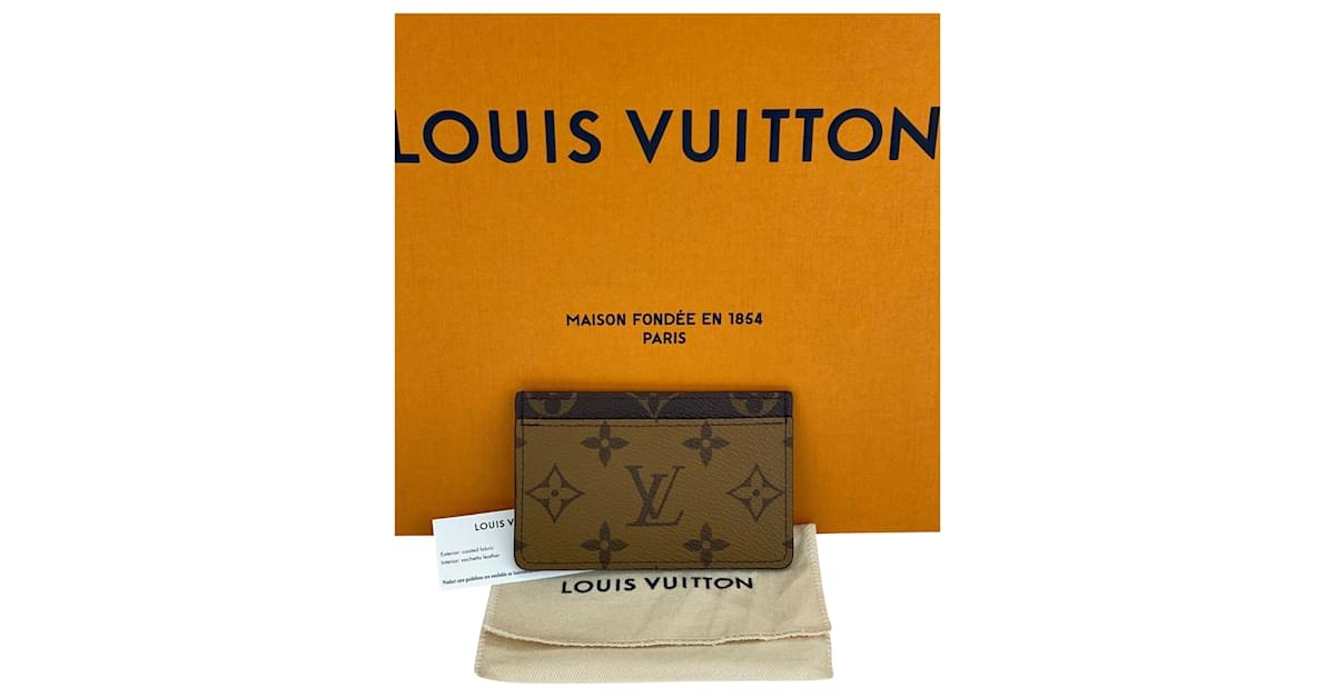 aksesoris dompet Louis Vuitton Card Holder Monogram Reverse Chip Wallet