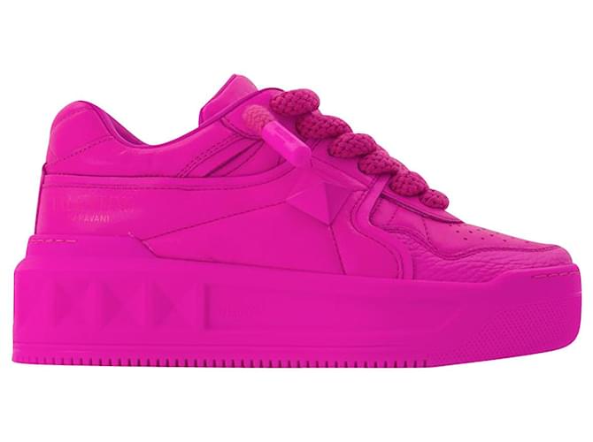 Valentino Garavani Valentino One Stud XL Sneaker in Pink PP