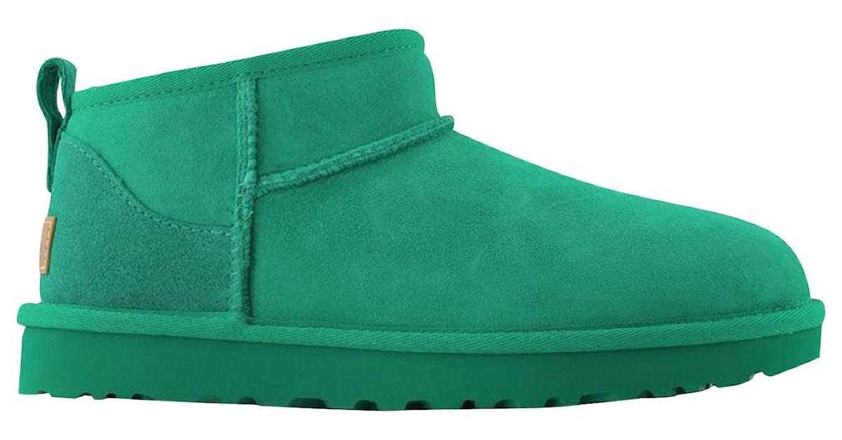 Ugg Classic Mini in Green Shearling Fur ref.651236 - Joli Closet