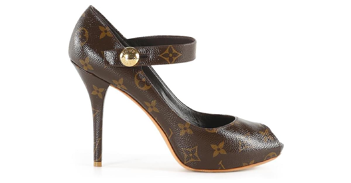 Cómo llevar zapatos Mary Jane para hombre según Louis Vuitton