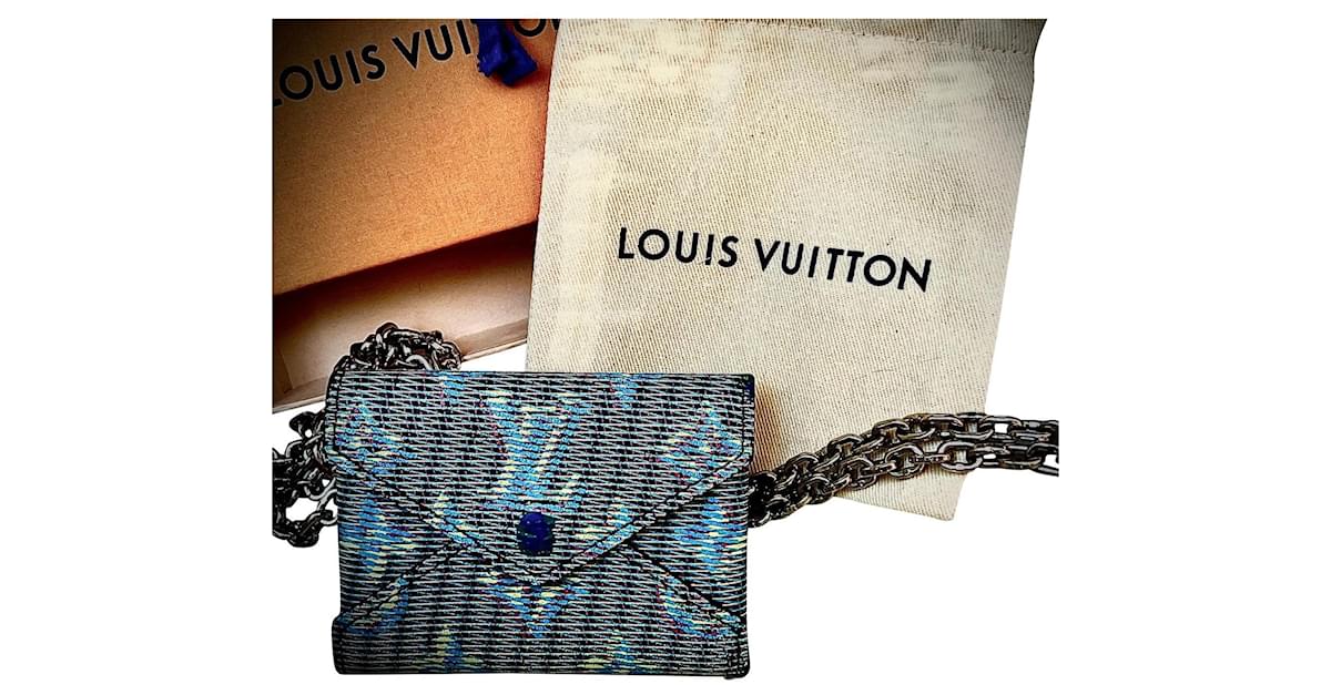 Réplique Louis Vuitton Monogram LV Pop Kirigami Collier Enveloppe