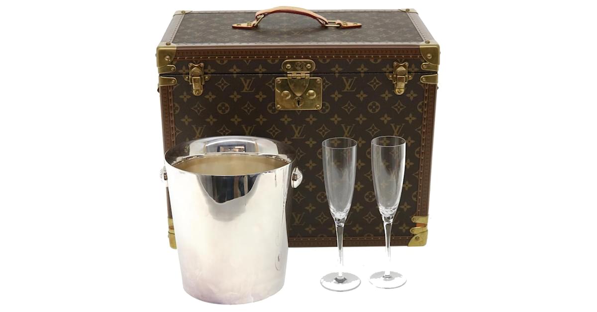 Pre-Owned Louis Vuitton Monogram Champagne Case M21825 Trunk Set (Good) 