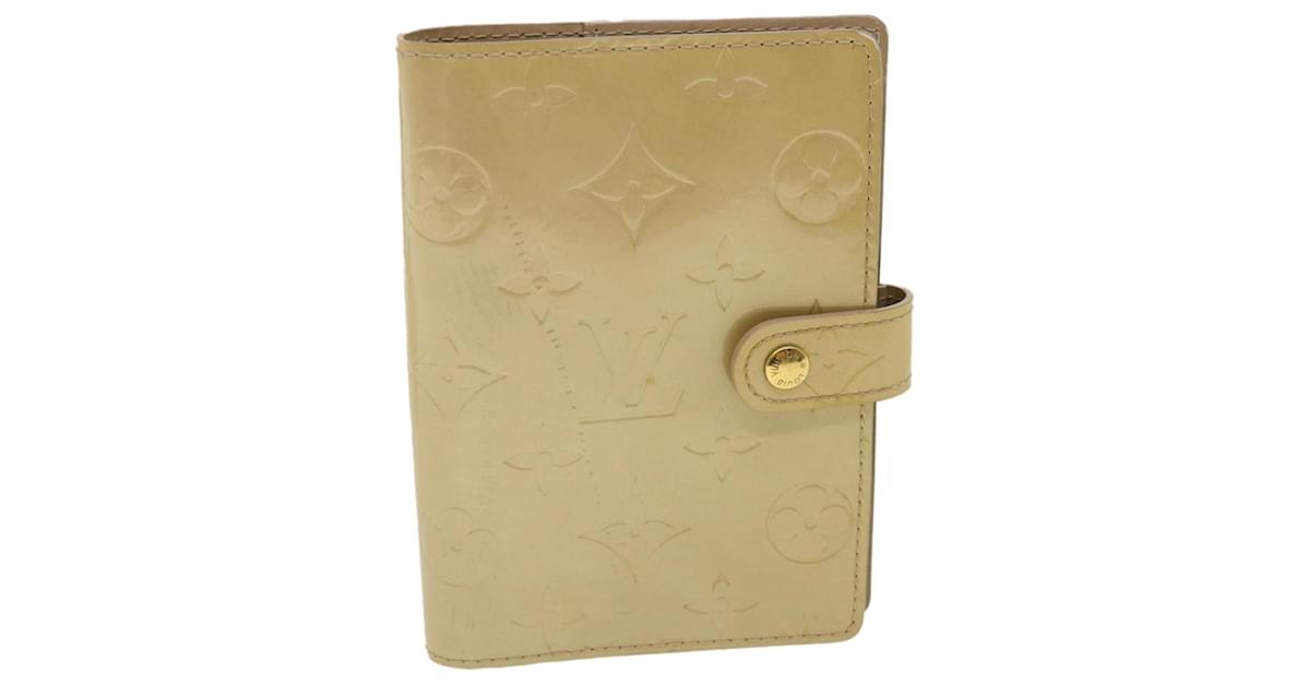 Louis Vuitton Agenda Beige Patent leather ref.593495 - Joli Closet