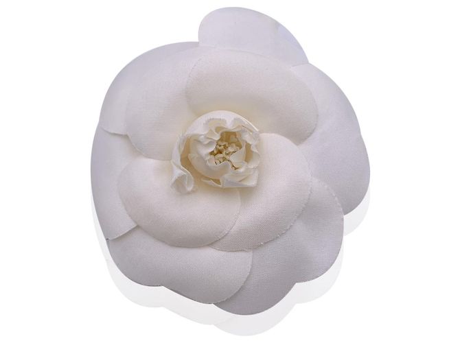 Broche Style Camée Fleur Rose Sur Fond écru - Résine Et Alliage, Neuve Sans Emballage