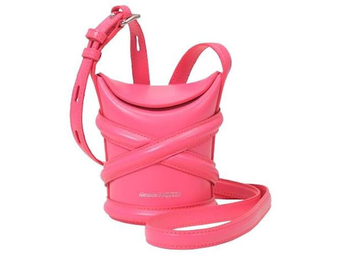 【Alexander McQUEEN】Micro Curve Crossbag/全国送料無料 ALEXANDER MCQUEEN Curve Mini Calfskin Crossbody Bucket Bag