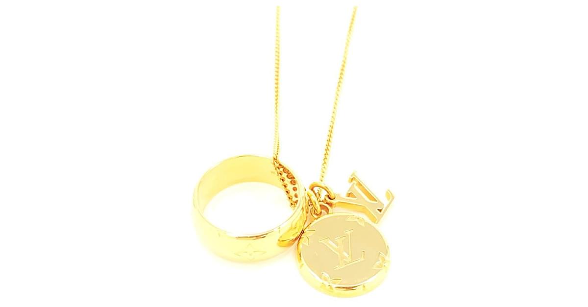 LOUIS VUITTON Necklace Pendant Accessories Ring Necklace Monogram Gold  Golden Metal ref.701462 - Joli Closet