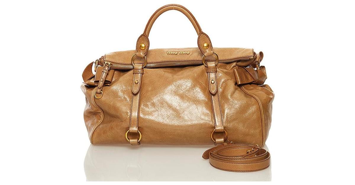 Miu Miu Vitello Lux Bow Handbag Leather ref.703304 - Joli Closet