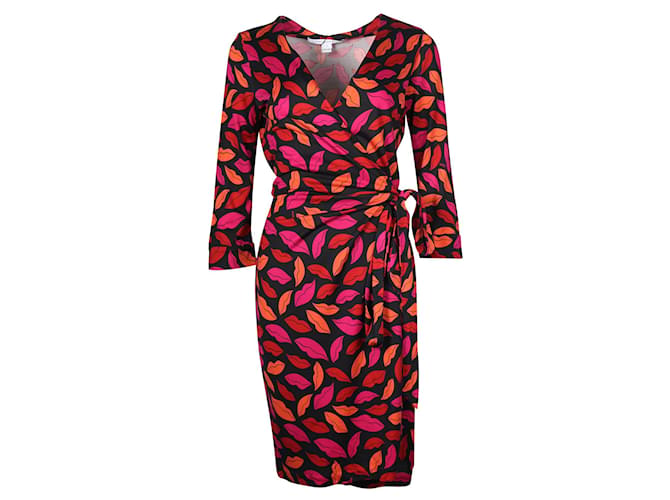 diane von furstenberg new julian two silk wrap dress 4-6 DIANE VON FURSTENBERG NEW JULIAN TWO GRAPHIC SILK WRAP DRESS. Fits Like S