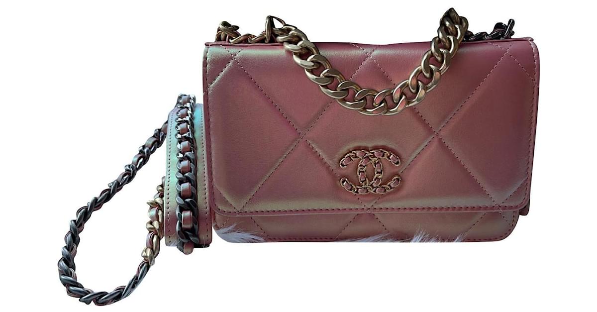 Chanel 19 wallet on chain Pink Coral Leather ref.730174