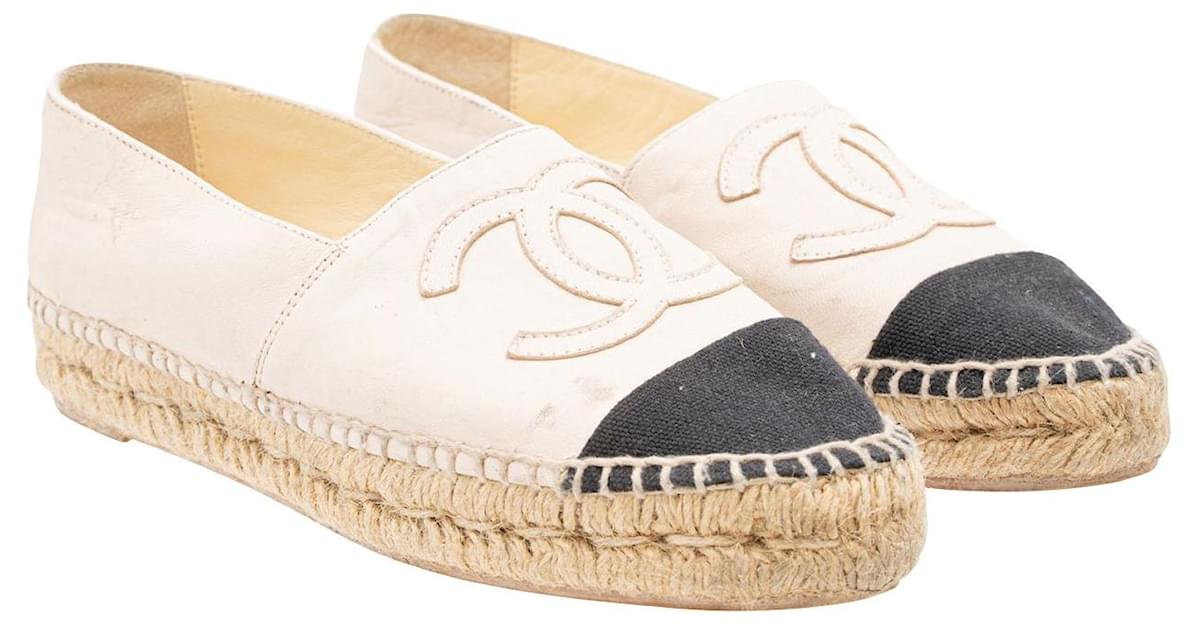 Chanel Interlocking CC Logo Espadrilles Flesh Leather ref.740538 - Joli  Closet