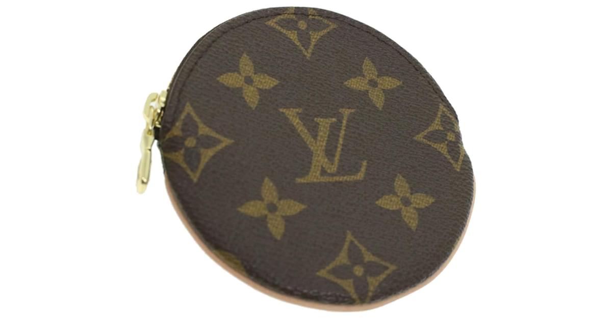 lv round purse