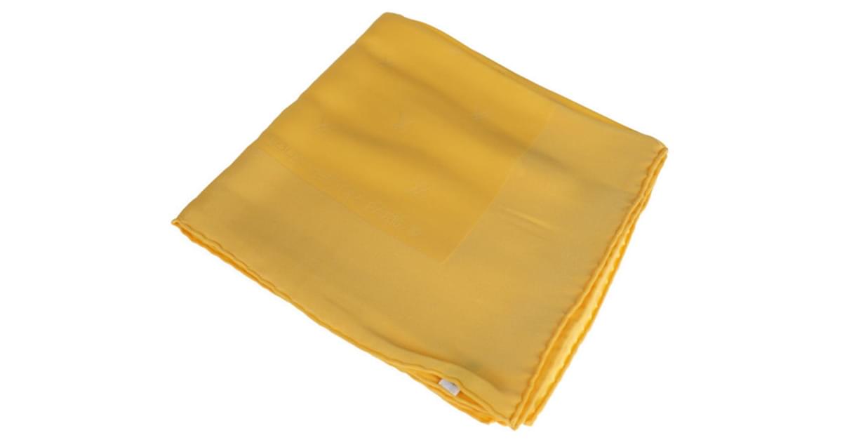 LOUIS VUITTON Pañuelo de seda amarillo con el logotipo d…