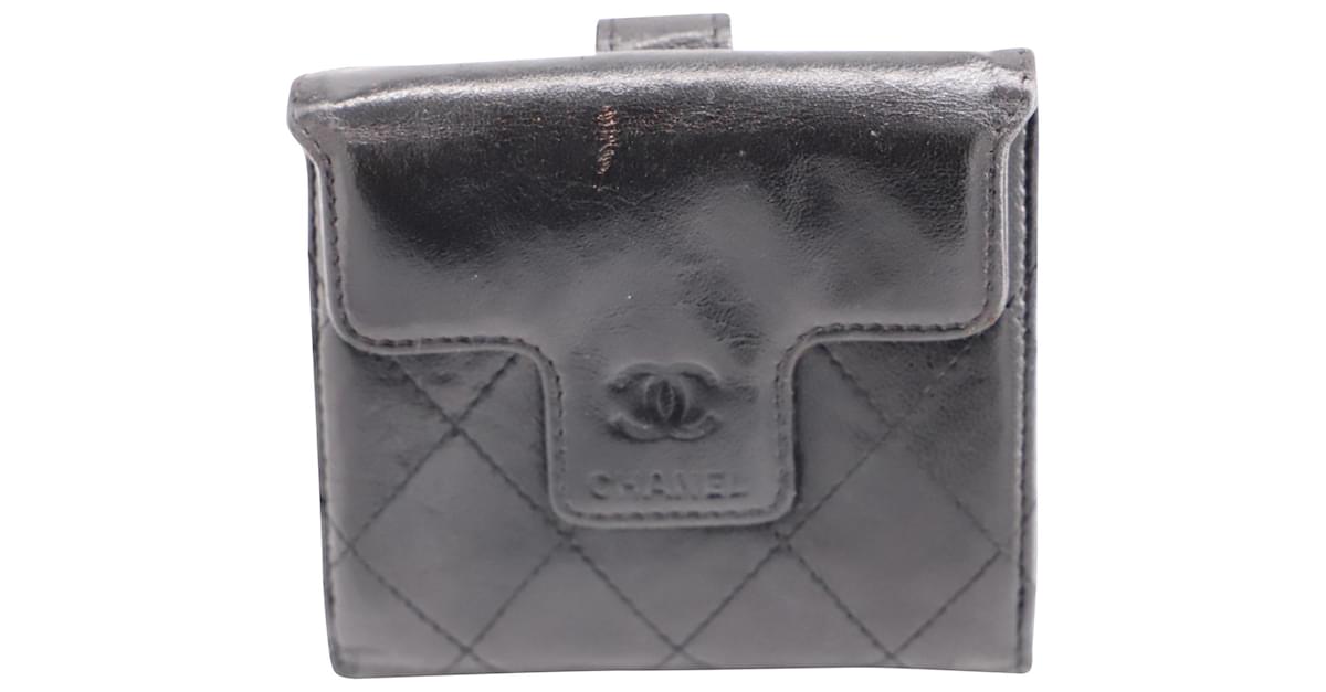 Chanel Vintage Flap Wallet in Black Lambskin Leather ref.756141 - Joli  Closet