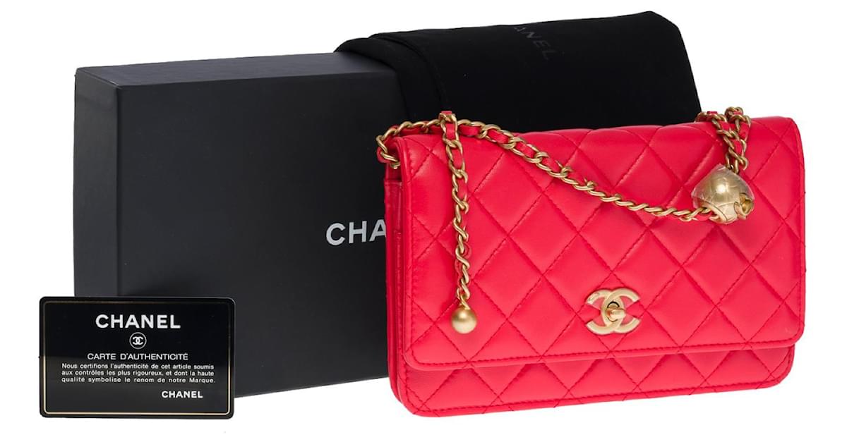Sublime Chanel Wallet On Chain shoulder bag (WOC) limited edition Pear  Crush in red quilted leather ref.763248