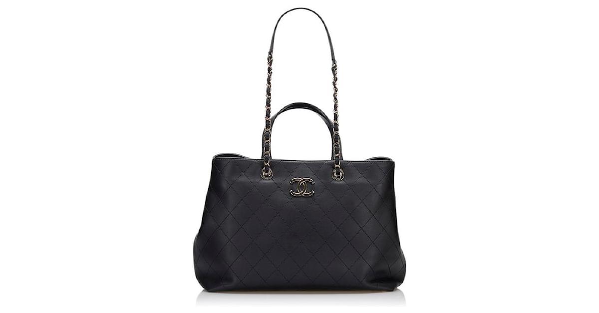 Chanel Quilted Chevron 2way Tote 221916 Black Patent Leather Shoulder Bag  For Sale at 1stDibs