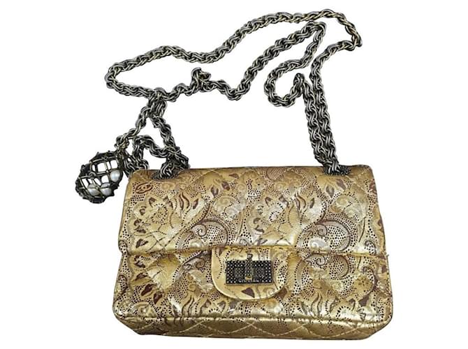 シャネル　パールパンプス。PARIS-MOSCOW 未使用さん♥CHANELシャネル サテン パール ヒールパンプス 35C