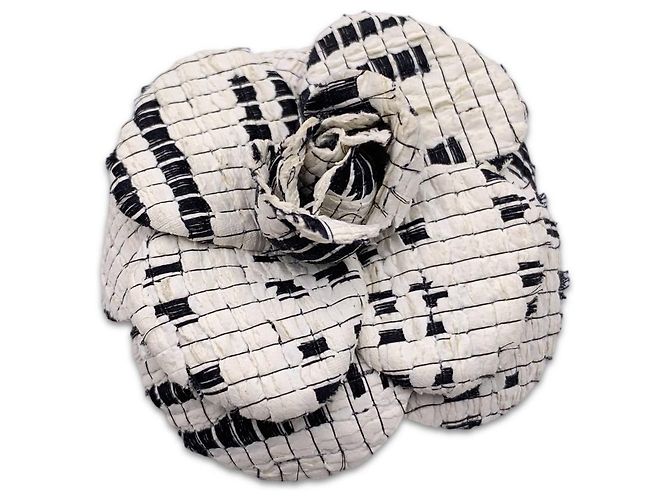 FKiZanthene - Lot De 2 Dragonnes De Téléphone Avec Pendentif Camélia 3D (Noir Et Blanc) - En Cuir Nylon, Pour Voyages, Sorties, Accessoire Mode