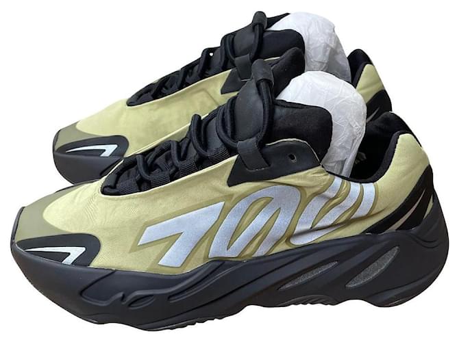 Adidas Yeezy 700 resina MNVN Verde Poliuretano Joli