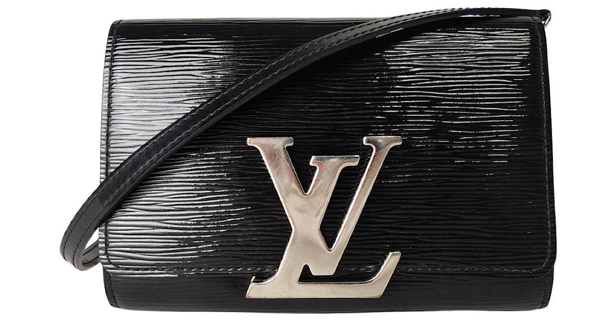 Louis Vuitton EPI Cléry Pochette w/ Strap