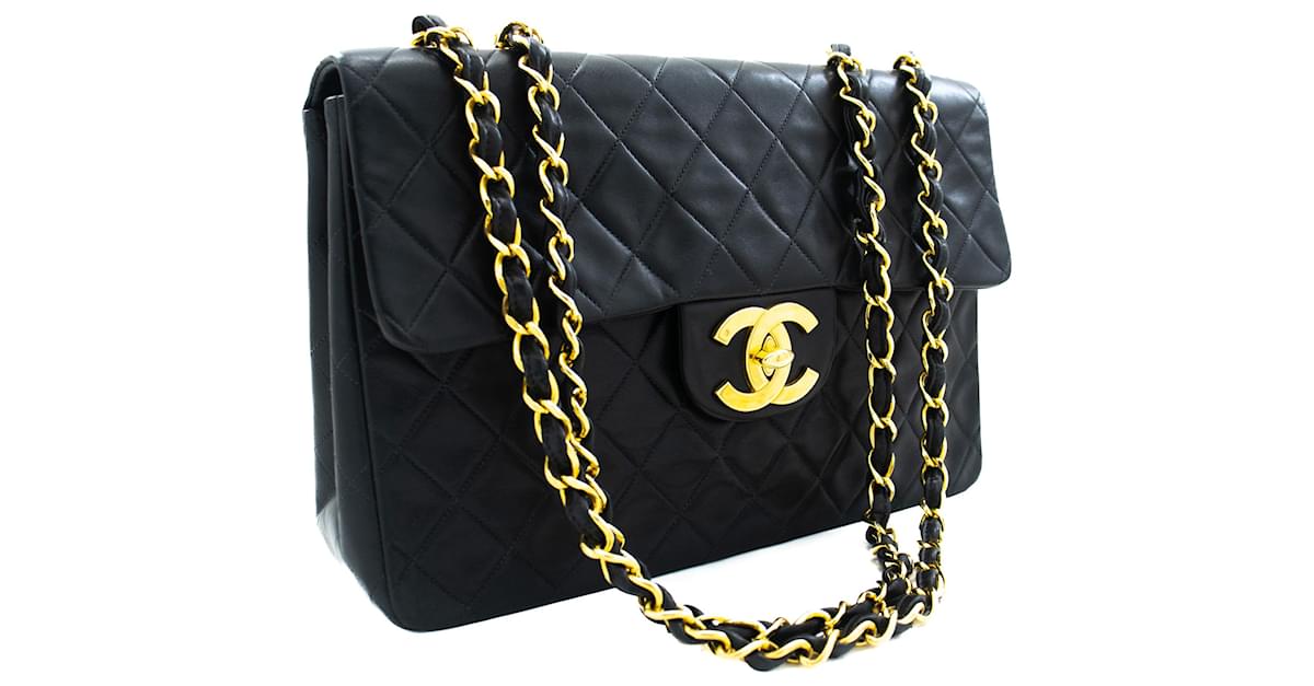 CHANEL Classic Large 13 Flap Chain Shoulder Bag Black Lambskin Leather  ref.807374 - Joli Closet