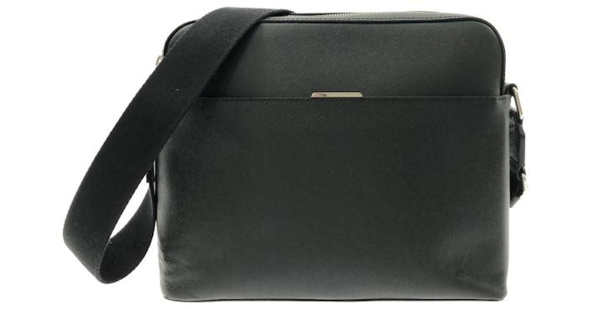 Louis Vuitton Anton Messenger PM Leather ref.814616 - Joli Closet