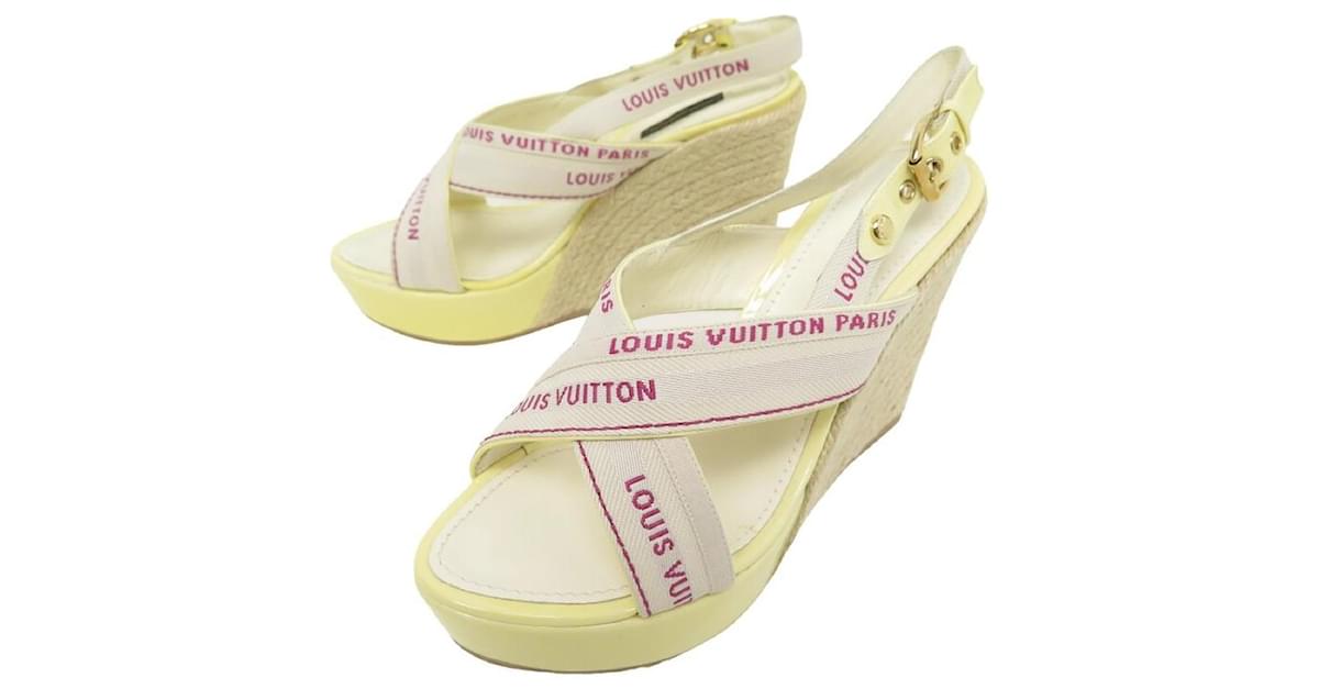 Louis Vuitton Leather Canvas Bow Striped Heels Multicolor