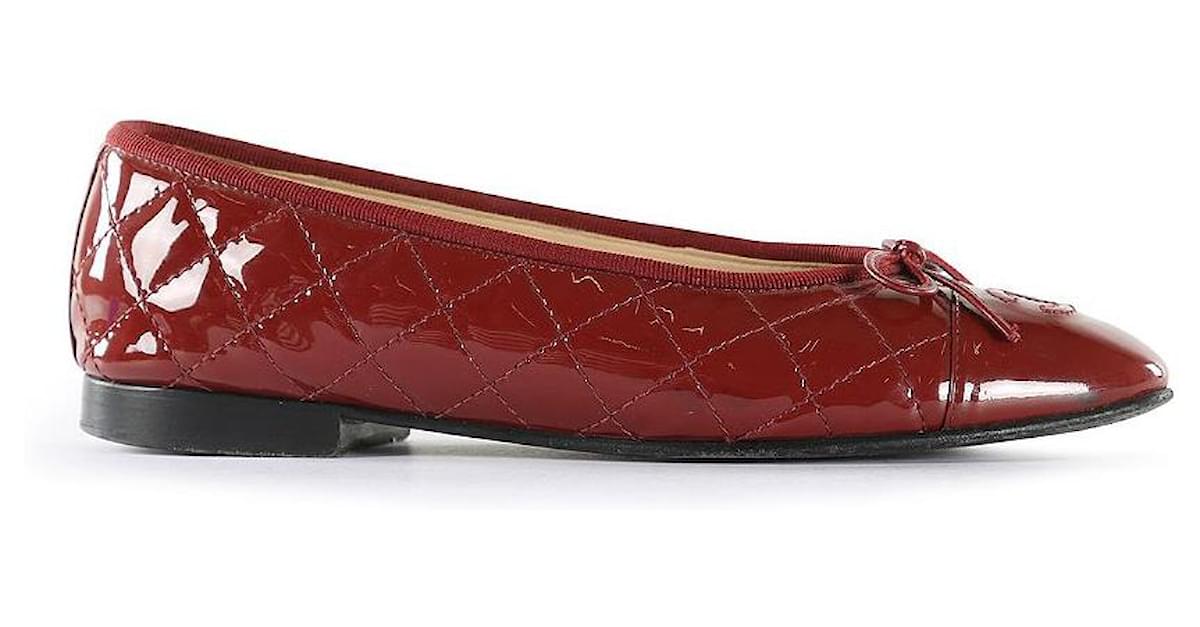 Chanel Burgundy Quilted Patent Leather CC Bow Ballet Flats Red Dark red  ref.839725