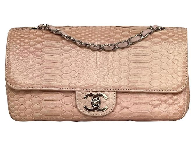 Chanel Python seasonal flap Pink Exotic leather ref.841870 - Joli Closet