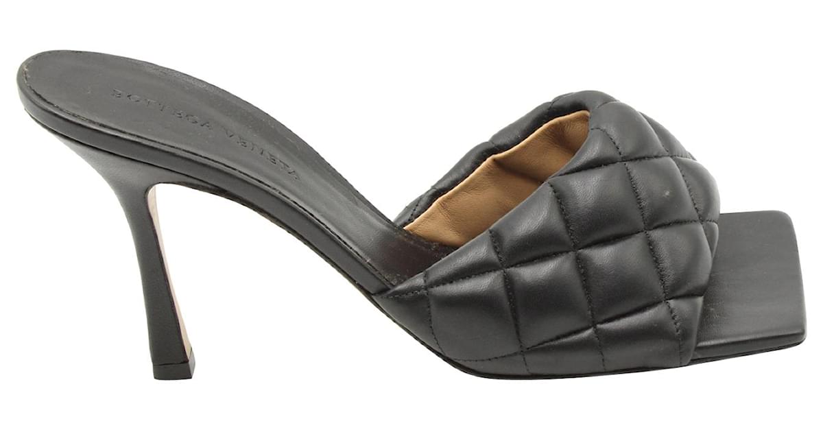 Bottega veneta quilted online leather mules