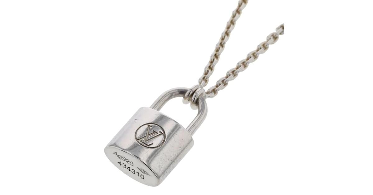 Louis Vuitton Silver Lockit Pendant Necklace – The Closet