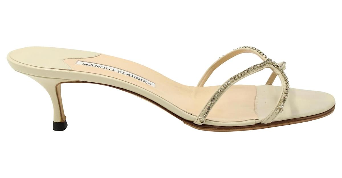 Manolo Blahnik Sandal in Cream Leather White ref.878868 - Joli