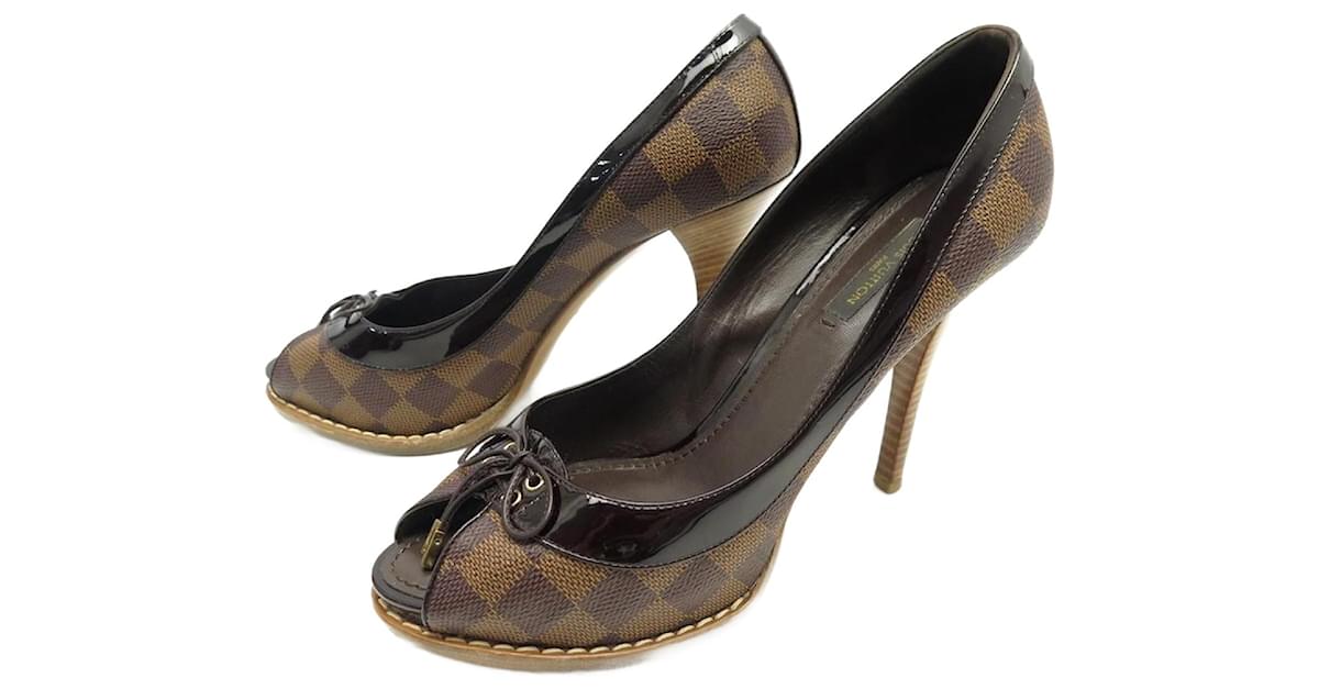 LOUIS VUITTON ALLAMANDA PUMPS 39 GREEN LEATHER METAL TOE SHOES ref