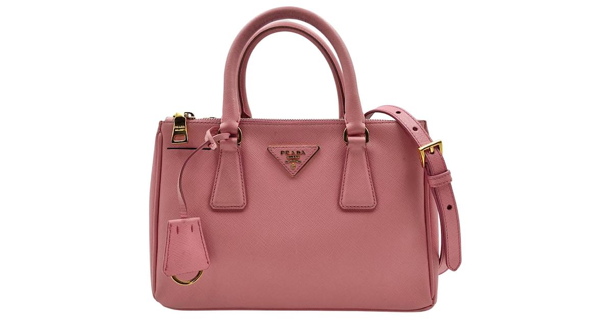 Mini sac besace en cuir signature Prada Rose