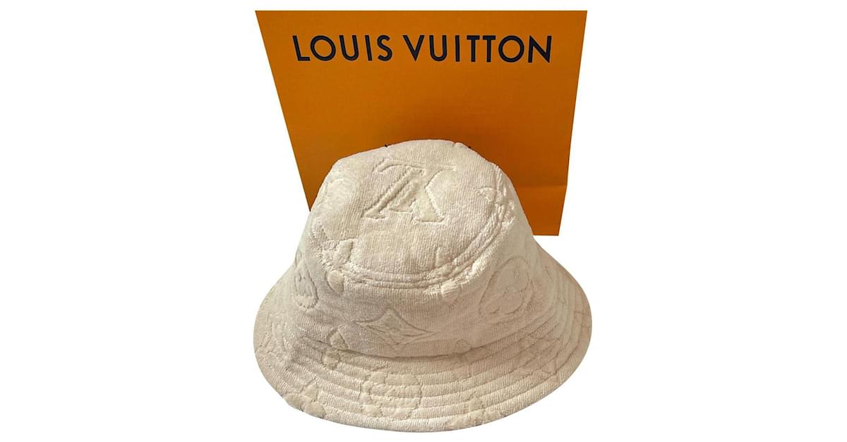 Louis Vuitton, Red Bucket 20Aw Lv Crafty Reversible Fisherman Cap Mediu