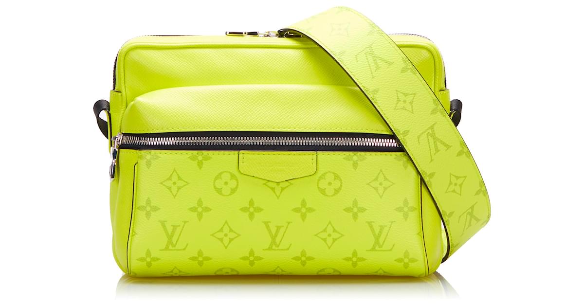 Louis Vuitton Outdoor Messenger Neon Yellow autres Toiles Monogram