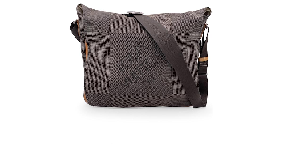 Terre damier geant messenger cloth satchel Louis Vuitton Brown in Cloth -  10665253