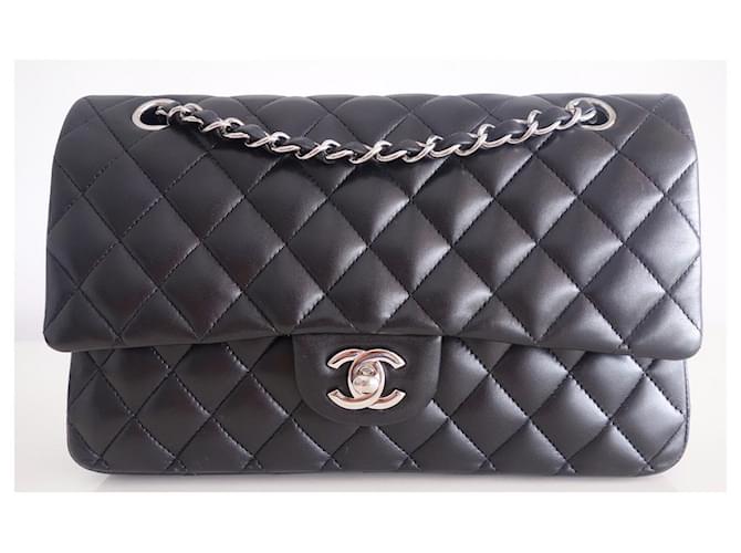 Timeless Chanel Classic medium black bag Leather ref.891480 - Joli