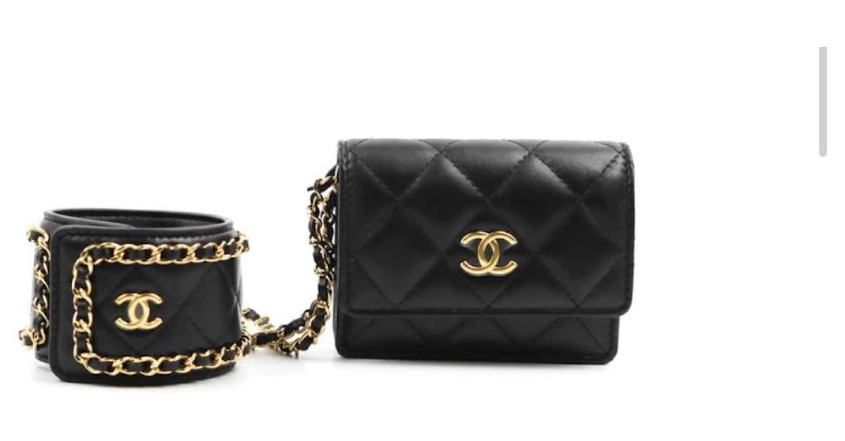 Wallet On Chain Chanel Flap Card Holder with Cuff Black Lambskin Gold  Hardware ref.894294