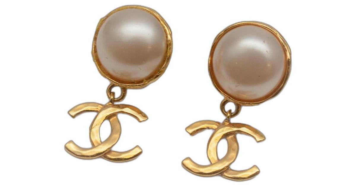 Chanel White Gold Vintage Coco Mark Pearl Earrings Gold hardware ref.911049  - Joli Closet