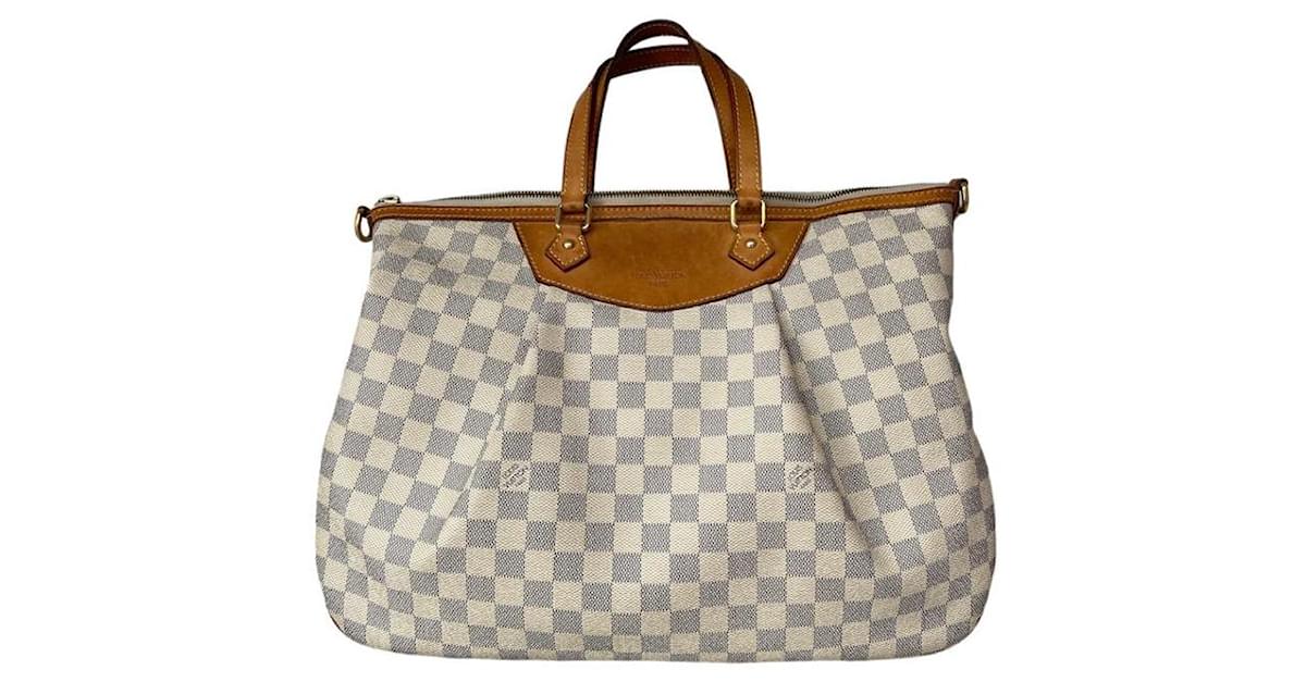 Louis Vuitton Siracusa MM  Vuitton, Fashion handbags, Louis vuitton