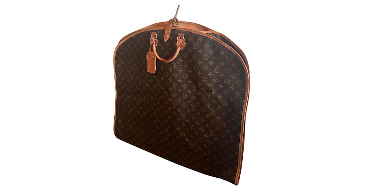 Louis Vuitton Garment Brown Leather ref.928545 - Joli Closet