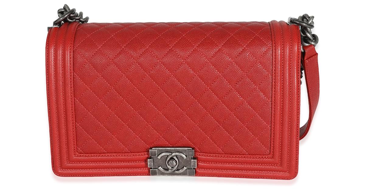Chanel 16A Red Quilted Caviar New Medium Boy Bag Leather ref.932598 - Joli  Closet