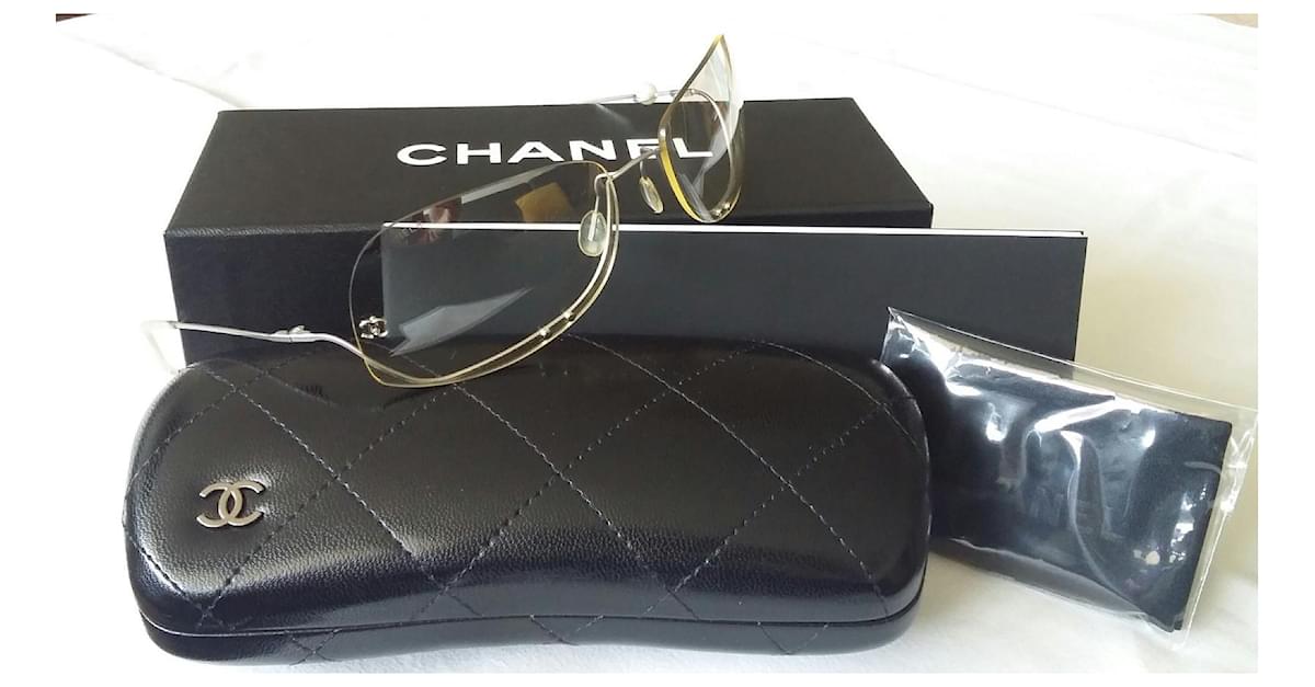 Chanel Rimless with pearl - Mint condition Grey Metallic Steel Metal  ref.932990 - Joli Closet