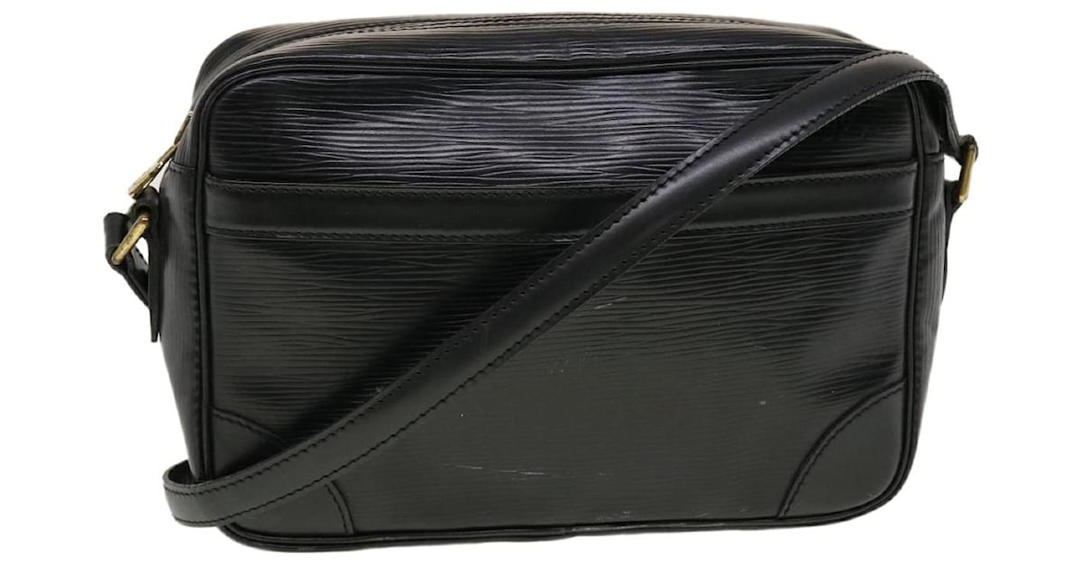 Louis Vuitton Trocadero 27 M52302 Epi Leather Crossbody Bag Noir