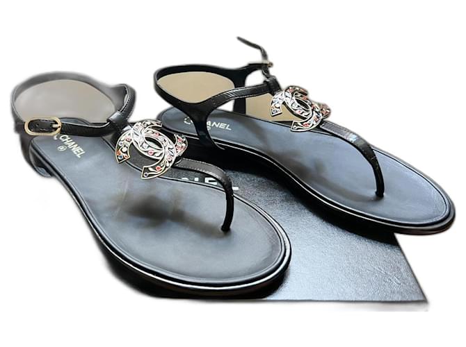 Chanel Leather flip flops Black Joli Closet