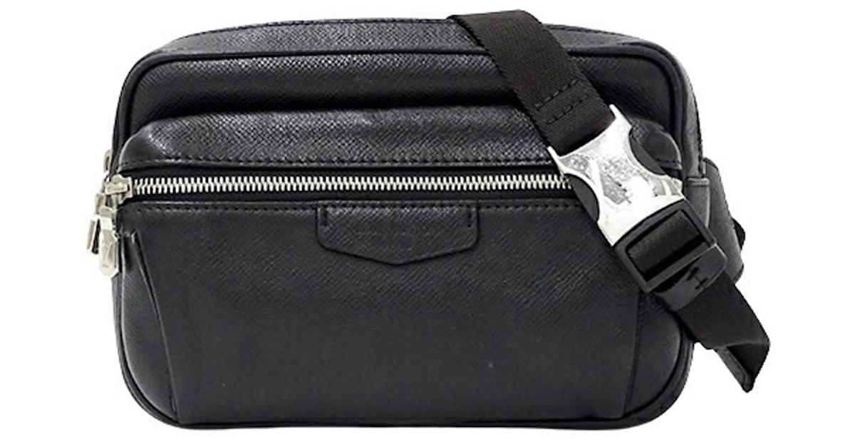 Louis Vuitton Bum bag Black Leather ref.949865 - Joli Closet