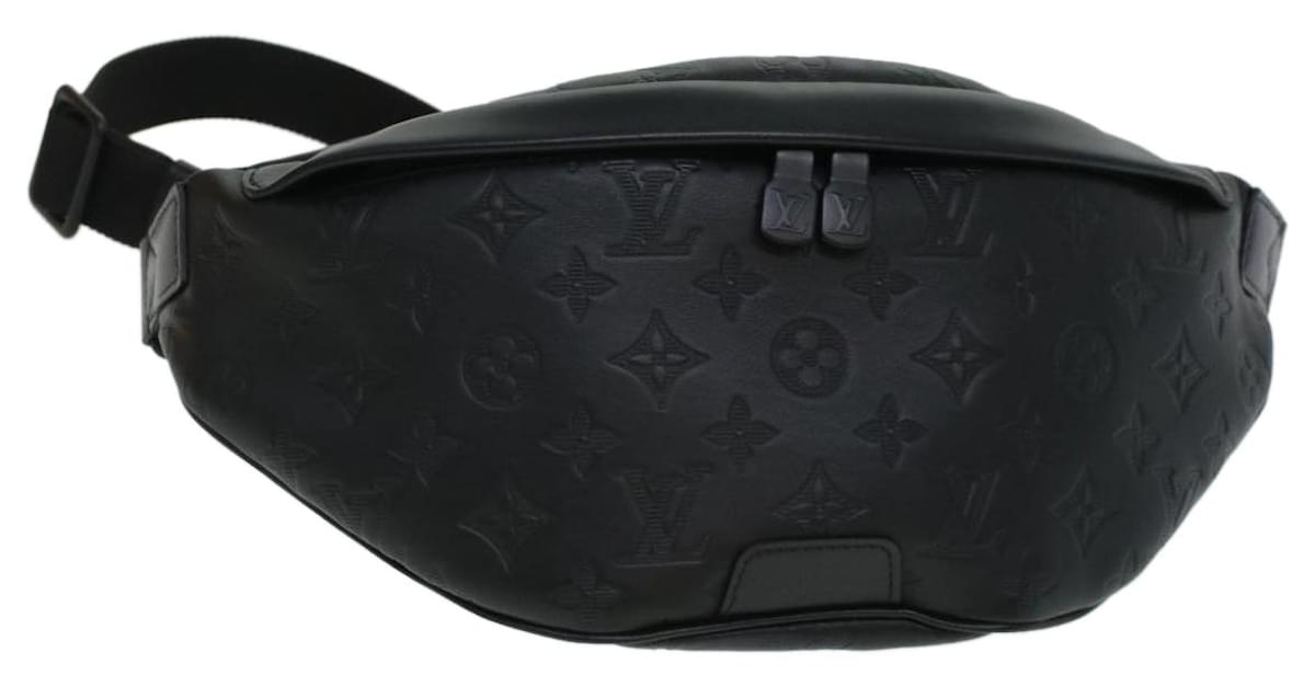 Shop Louis Vuitton Discovery Discovery bumbag pm (M46036) by