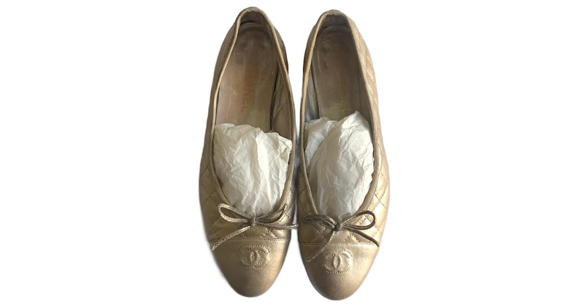 Leather ballet flats Chanel Gold size 38.5 EU in Leather - 29366032