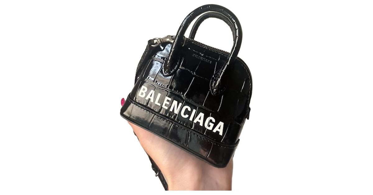 Authentic BALENCIAGA City mini shoulder bag Croc-effect leather Black  ref.956800 - Joli Closet